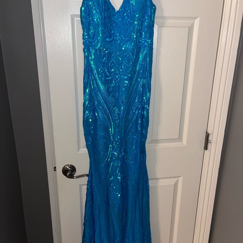 Windsor sequence prom dress